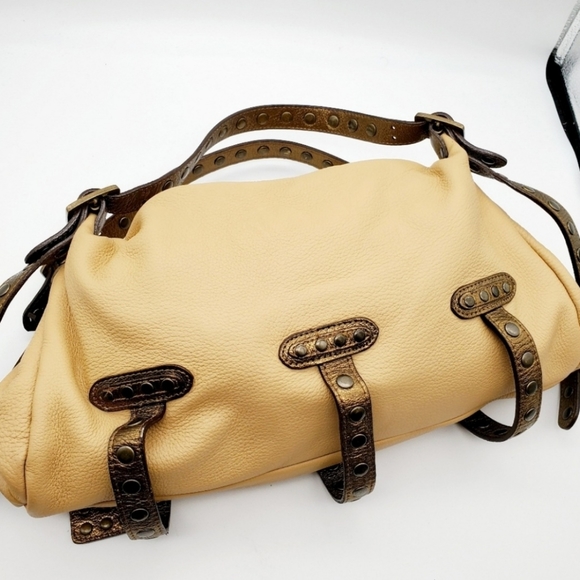 💯 Be & D Leather & Grommet Stud Satchel - Picture 4 of 15